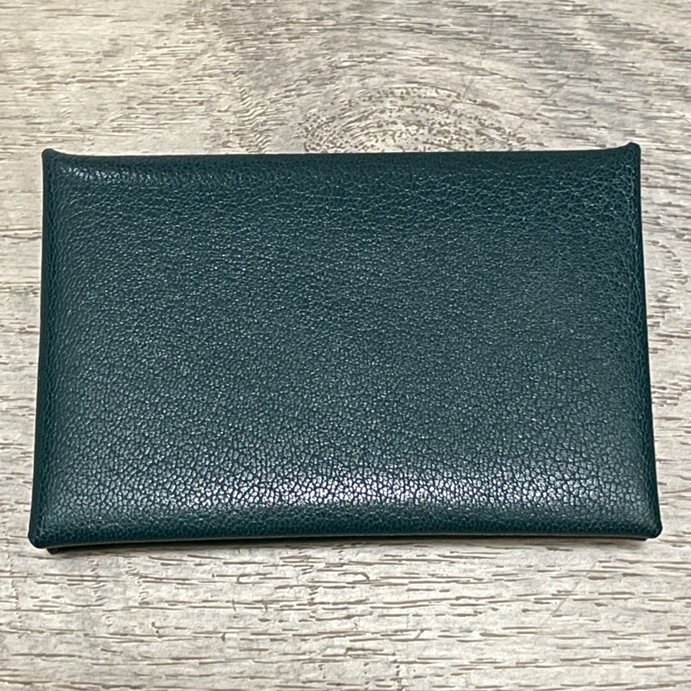 ** SOLD ** HERMÈS Calvi Card Case Chèvre Chamkila Vert Cyprès